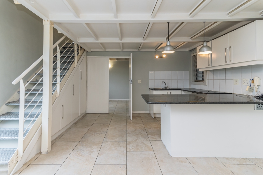 To Let 2 Bedroom Property for Rent in Green Point Western Cape